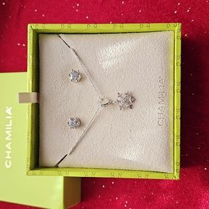 Gorgeous Chamilia Sterling Silver Snowflake Stud Earrings and Pendant Set